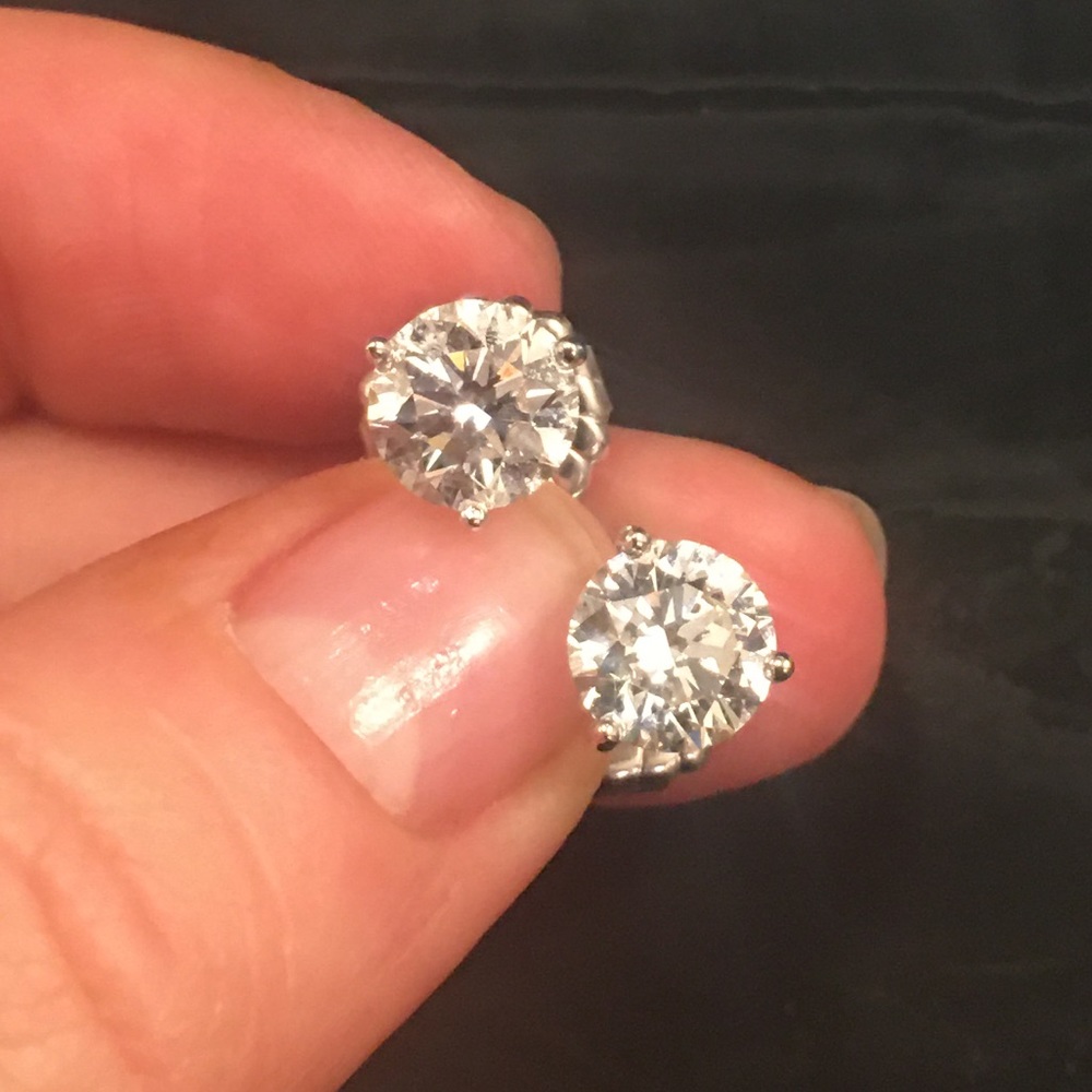 3 CARAT VINTAGE DIAMOND STUD EARRINGS!